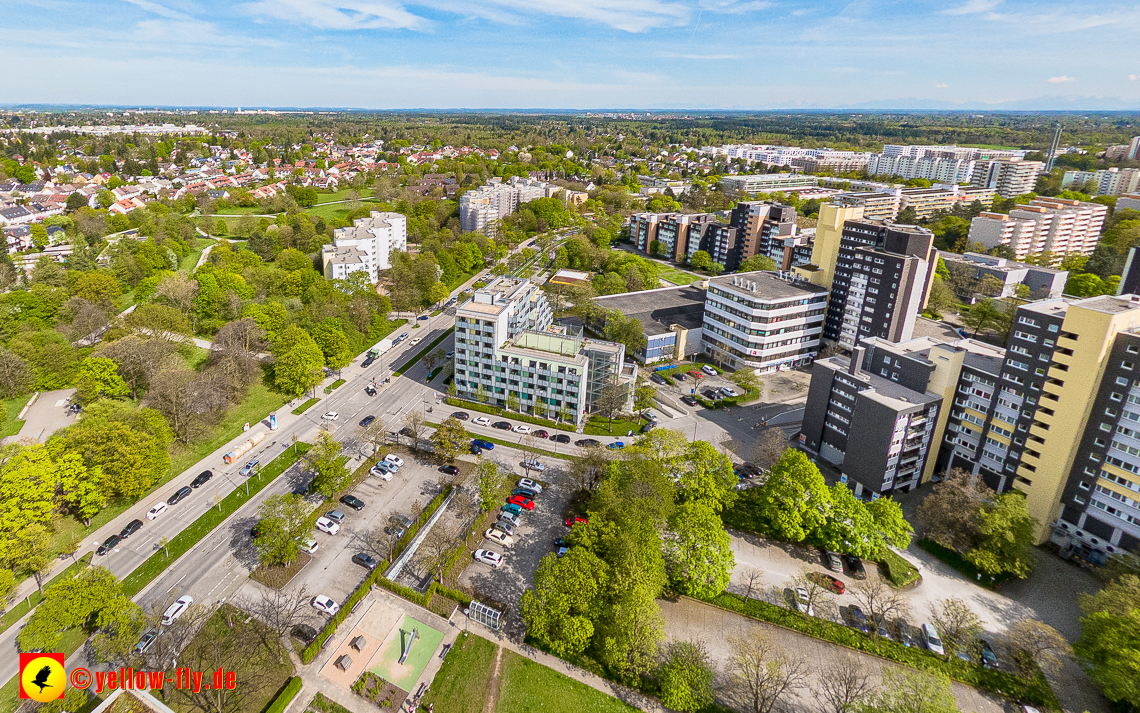 04.05.2023 - Luftbilder vom Marx-Zentrum uns seiner Umgebung in Neuperlach